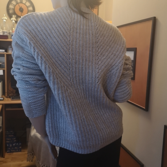 100% Wool Sweater - Picture 5 of 9